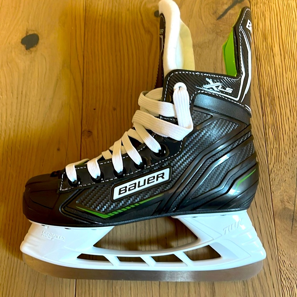 2023 New Bauer XLS Hockey Skates.  Size 3 (Child 4).  Without Box.